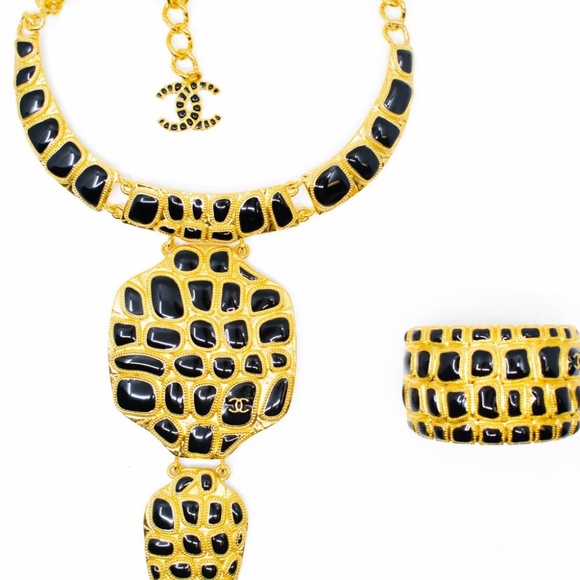 Chanel Pre-Fall 2019 Egypt Bracelet - Picture 9 of 10